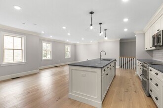 1 Jewett St in Rockport, MA - Foto de edificio - Building Photo