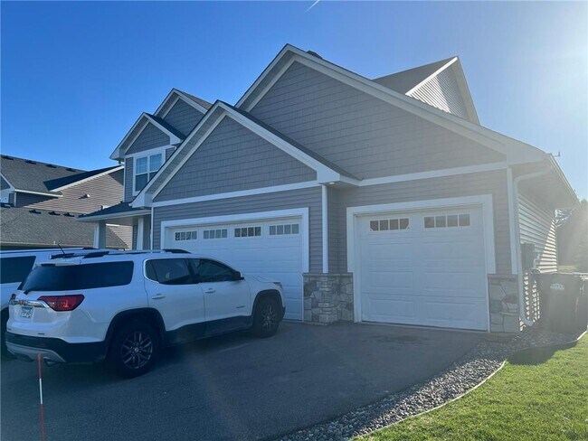 18945 Iden Way in Lakeville, MN - Building Photo - Building Photo