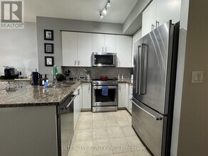 438-438 King St W in Toronto, ON - Building Photo - Building Photo