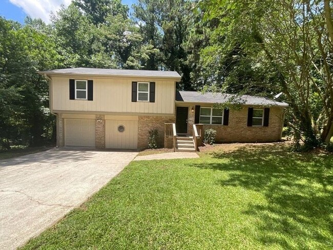 property at 545 Navarre Dr