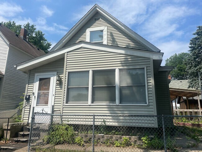 property at 645 N Mackubin St