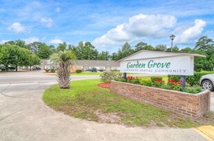 Garden Grove Townhomes in Garden City, SC - Building Photo