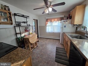 14 Scarlet Ave in Aston, PA - Building Photo - Building Photo