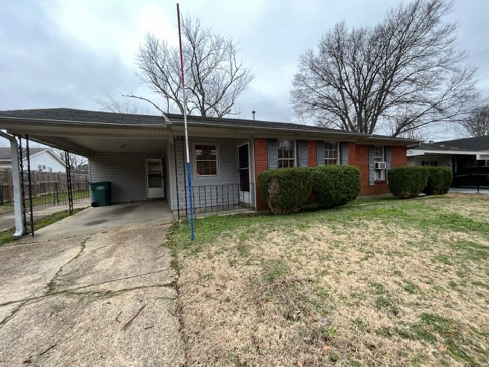 1455 Staunton Dr in Southaven, MS - Building Photo