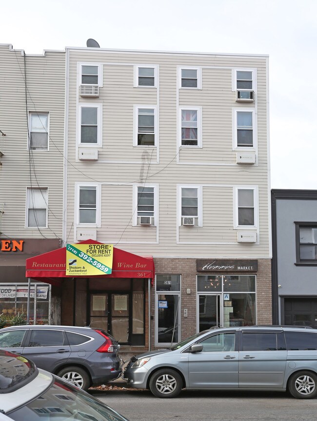 361 Graham Avenue, Brooklyn, NY 11211 in Brooklyn, NY - Foto de edificio - Building Photo