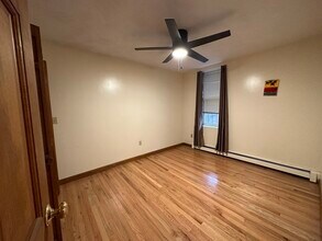 2 North Sq, Unit 4 in Boston, MA - Building Photo - Building Photo