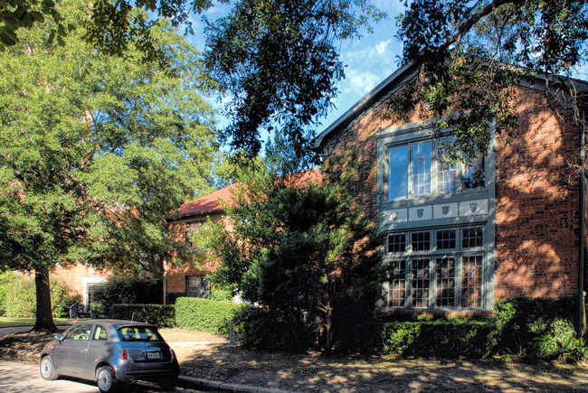 Gramercy Place Apartments in Houston, TX - Building Photo - Building Photo