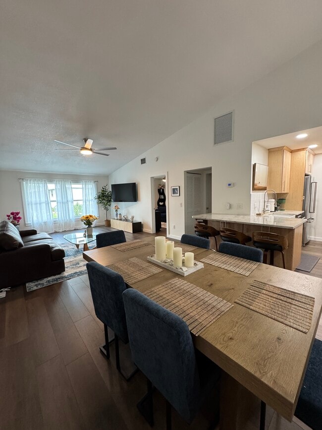 8195 SE Croft Cir in Hobe Sound, FL - Building Photo - Building Photo