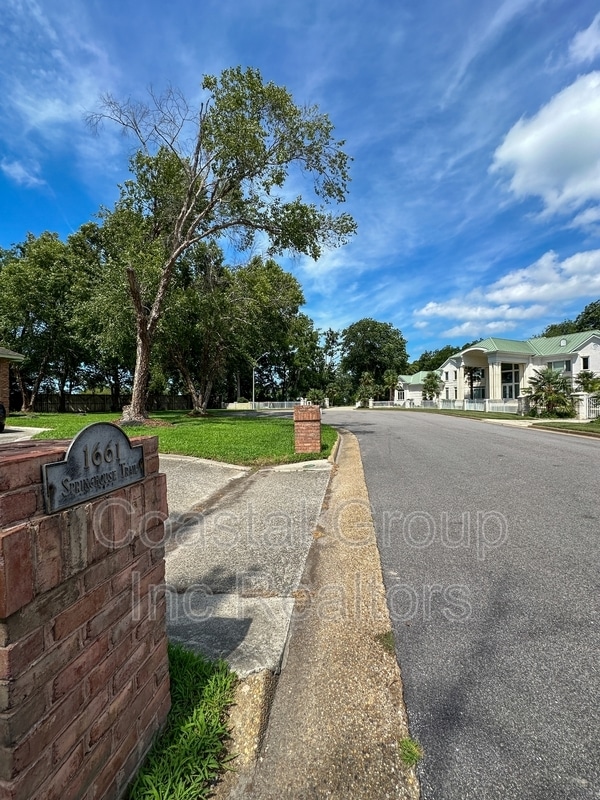 1661 Spring House Trail