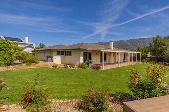 425 Stuart Ct in Ojai, CA - Building Photo - Building Photo