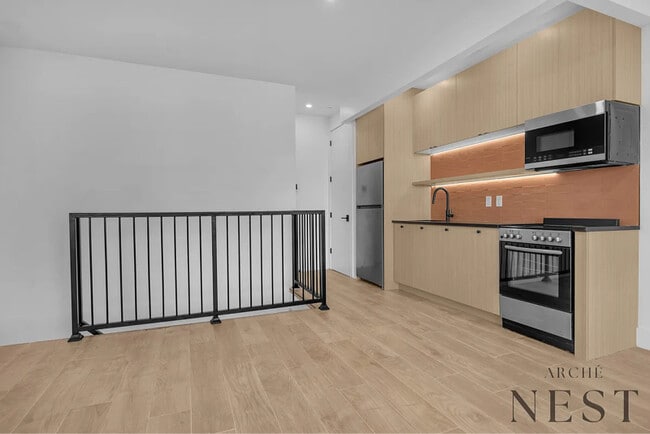 1696 Pacific St in Brooklyn, NY - Foto de edificio - Building Photo