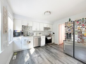 27 Shirley St in Lexington, MA - Building Photo - Building Photo