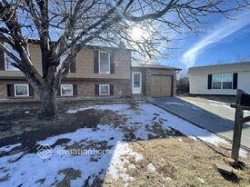 1393 S Zeno St, Unit 318 in Aurora, CO - Building Photo