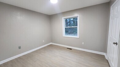 2 Hazelwood Cir in Willingboro, NJ - Building Photo - Building Photo