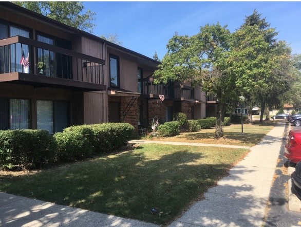 Cold Spring Village Apartments in Greenfield, WI - Foto de edificio