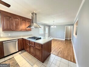 560 Greencrest Dr in Athens, GA - Building Photo - Building Photo