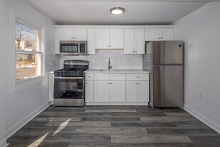 Jefferson Gardens in Clifton, NJ - Building Photo