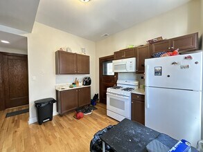 1107 W Barry Ave in Chicago, IL - Building Photo - Building Photo
