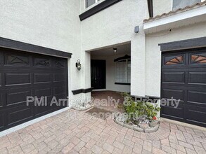 10882 Cory Lake Dr in Tampa, FL - Building Photo - Building Photo