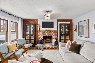 1120 W Broadway, Unit #1 in Columbia, MO - Building Photo - Building Photo