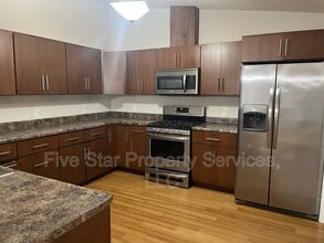 1408 School House Ln in Chatham, IL - Building Photo - Building Photo
