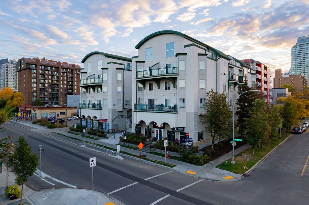 1516 11th St SW in Calgary, AB - Building Photo