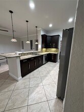 1007 Nandina Dr in Weston, FL - Foto de edificio - Building Photo