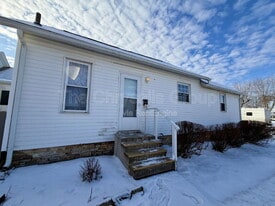 1044 Oconor Ave in La Salle, IL - Building Photo