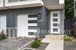 425 G St in West Sacramento, CA - Building Photo