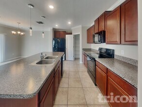 14812 Crescent Rock Dr in Wimauma, FL - Foto de edificio - Building Photo