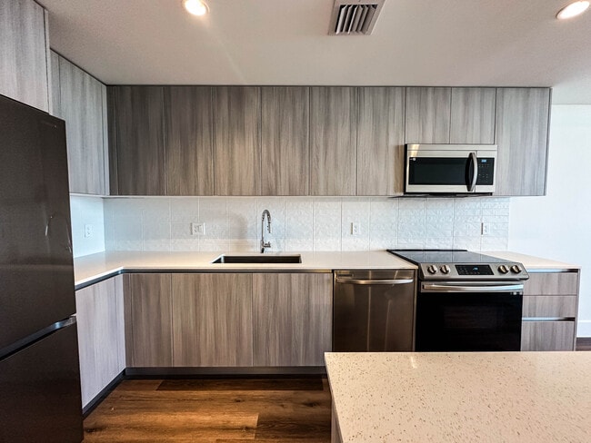 2700 SW 29th Ave, Unit S2 in Miami, FL - Building Photo - Building Photo