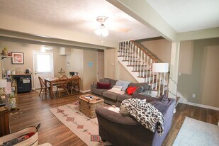 633 Golfview Dr in Lexington, KY - Building Photo