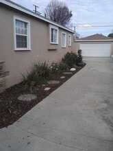 4734 Allott Ave in Sherman Oaks, CA - Building Photo - Building Photo