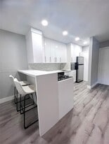 6310 SW 79th St, Unit 20 in South Miami, FL - Building Photo