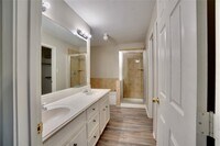 10037 Morocco Rd photo'