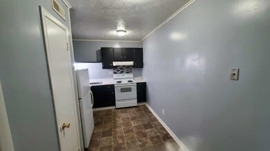 107 S Church St in Brooklyn, IN - Building Photo - Building Photo