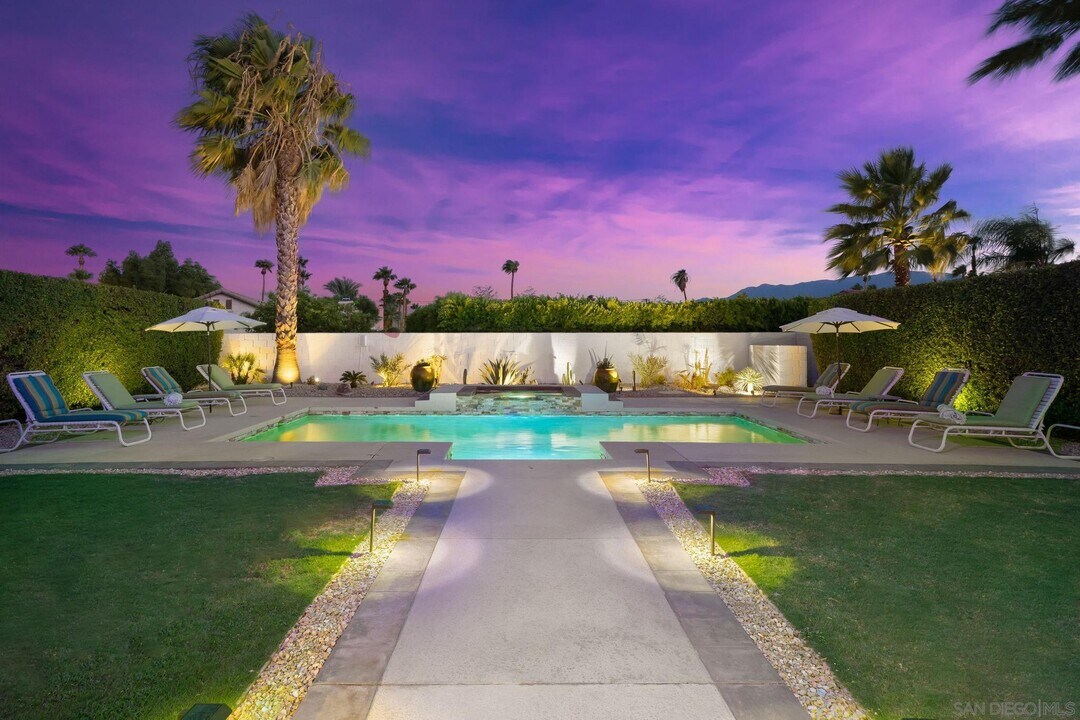68375 Tachevah Dr in Cathedral City, CA - Building Photo