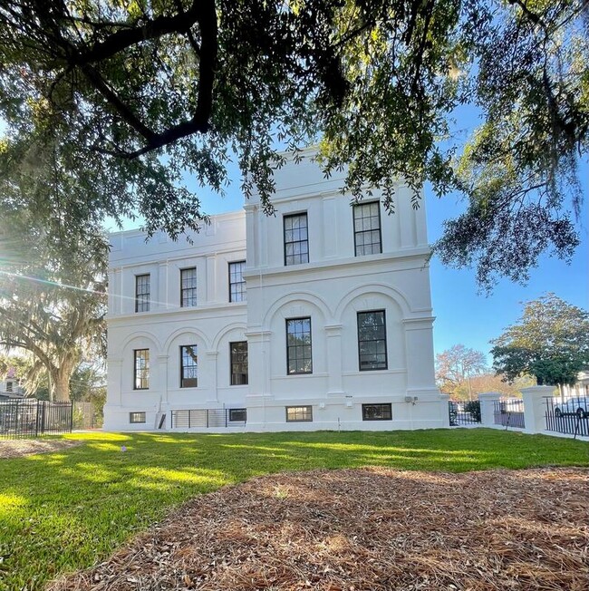 property at 315 W 38th St