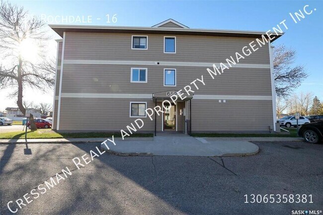 6595 Rochdale Blvd in Regina, SK - Building Photo - Building Photo