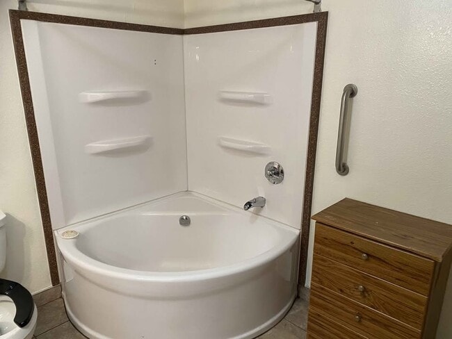 1021 Fisher Ave, Unit 1021 fisher ave