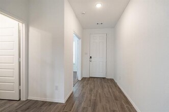 5635 Huffines Blvd in Royse City, TX - Foto de edificio - Building Photo