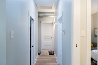 802 Bridge St NW in Grand Rapids, MI - Building Photo - Building Photo