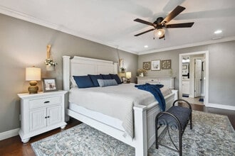 907 Crenshaw Lake Rd in Lutz, FL - Building Photo - Building Photo