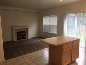 784 Mahonia Dr in Bellingham, WA - Building Photo - Building Photo