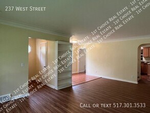 237 West St in Lansing, MI - Building Photo - Building Photo