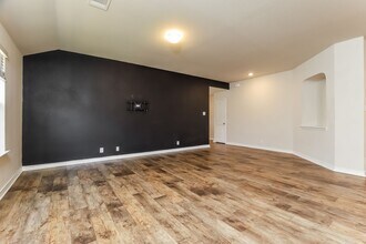 6830 Whisper Grv in San Antonio, TX - Building Photo - Building Photo