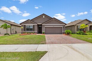 2053 Farmhouse Rd SE in Palm Bay, FL - Building Photo