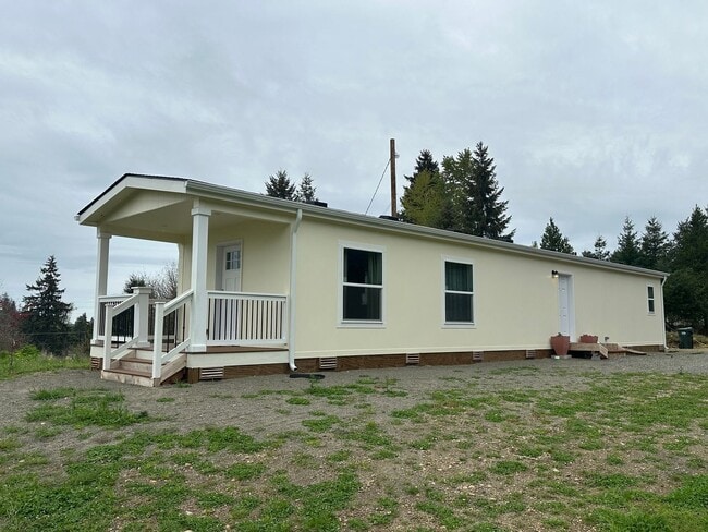 11925 Hillcrest Dr SE in Yelm, WA - Building Photo - Building Photo