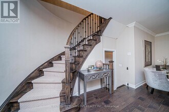 46 Laura Sabrina Dr in Vaughan, ON - Building Photo - Building Photo