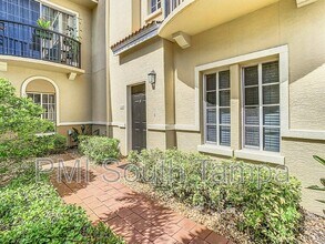 5220 Beach Breeze Ct in Tampa, FL - Building Photo - Building Photo